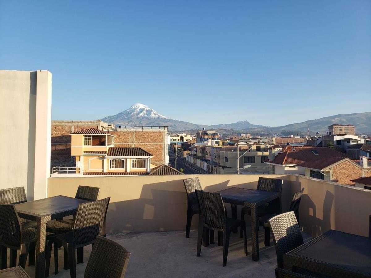 ריובמבה Illari Hotel מראה חיצוני תמונה